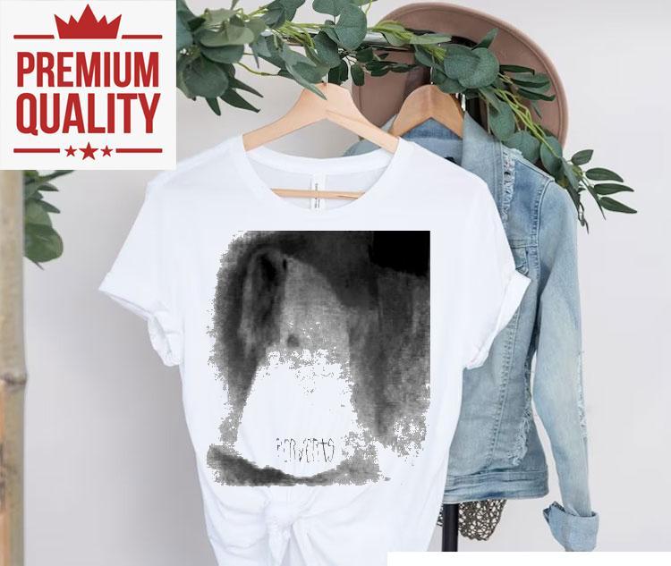 Ethel Cain rocks a striking monochrome t-shirt 4 Ethel Cain Rocks A Striking Monochrome Tshirt