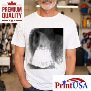 Ethel Cain rocks a striking monochrome t-shirt